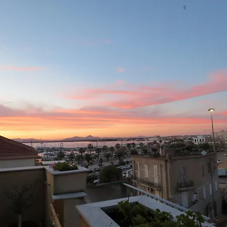 Penthouse Francesca アパート *